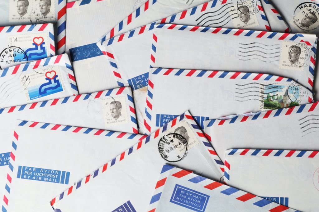 Envelopes with red and blue border